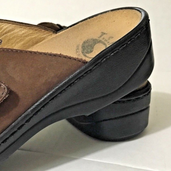 T.S.K. Sandals Size 8 1/2 Brown 2 Straps Mules - Picture 5 of 7